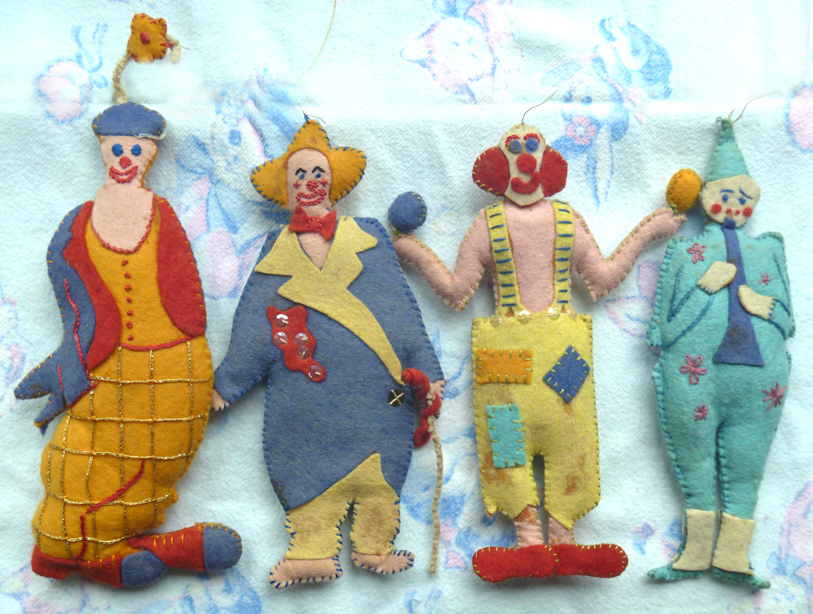 image of clowns