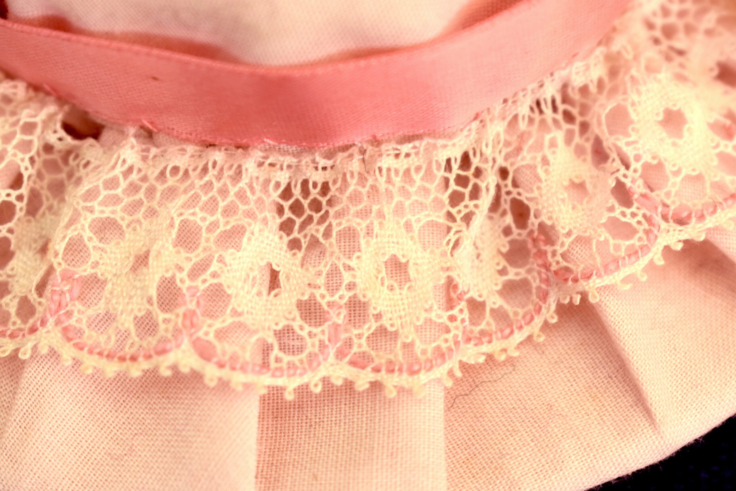 closeupimage of lace insert in card