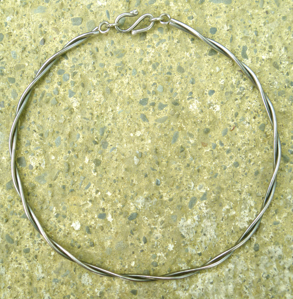 image of twisted silver necklace
