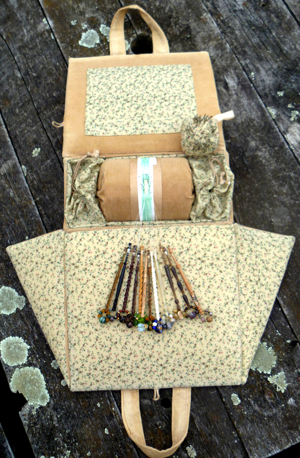 Image of travelling bobbin lace making pillow